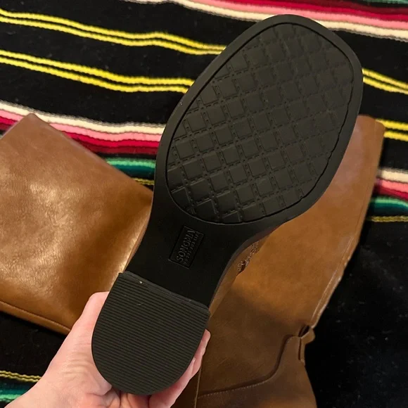 Sonoma Tan Heeled Boots - Picture 3 of 3